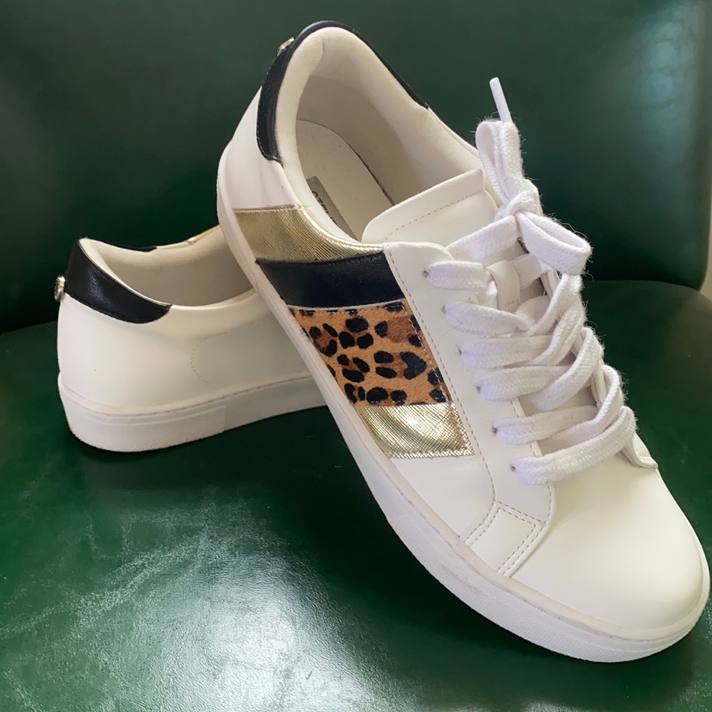Steve Madden White Fone Sneaker - Size 8